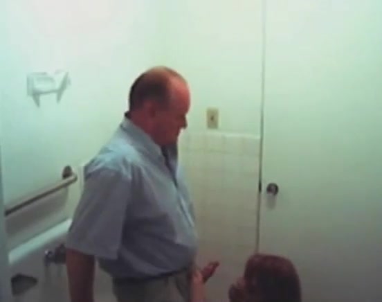 Blowjob in bathroom with the boss